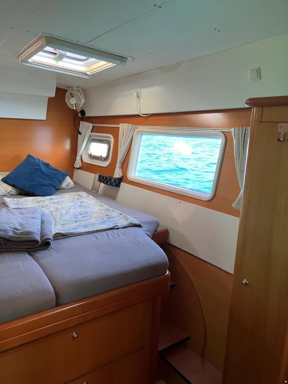 Lagoon 420 Owner's Version
