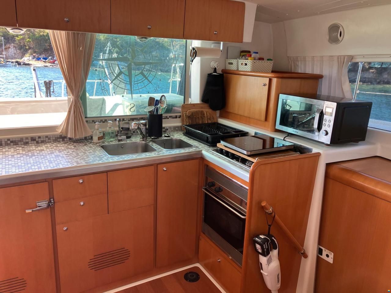 Lagoon 420 Owner's Version