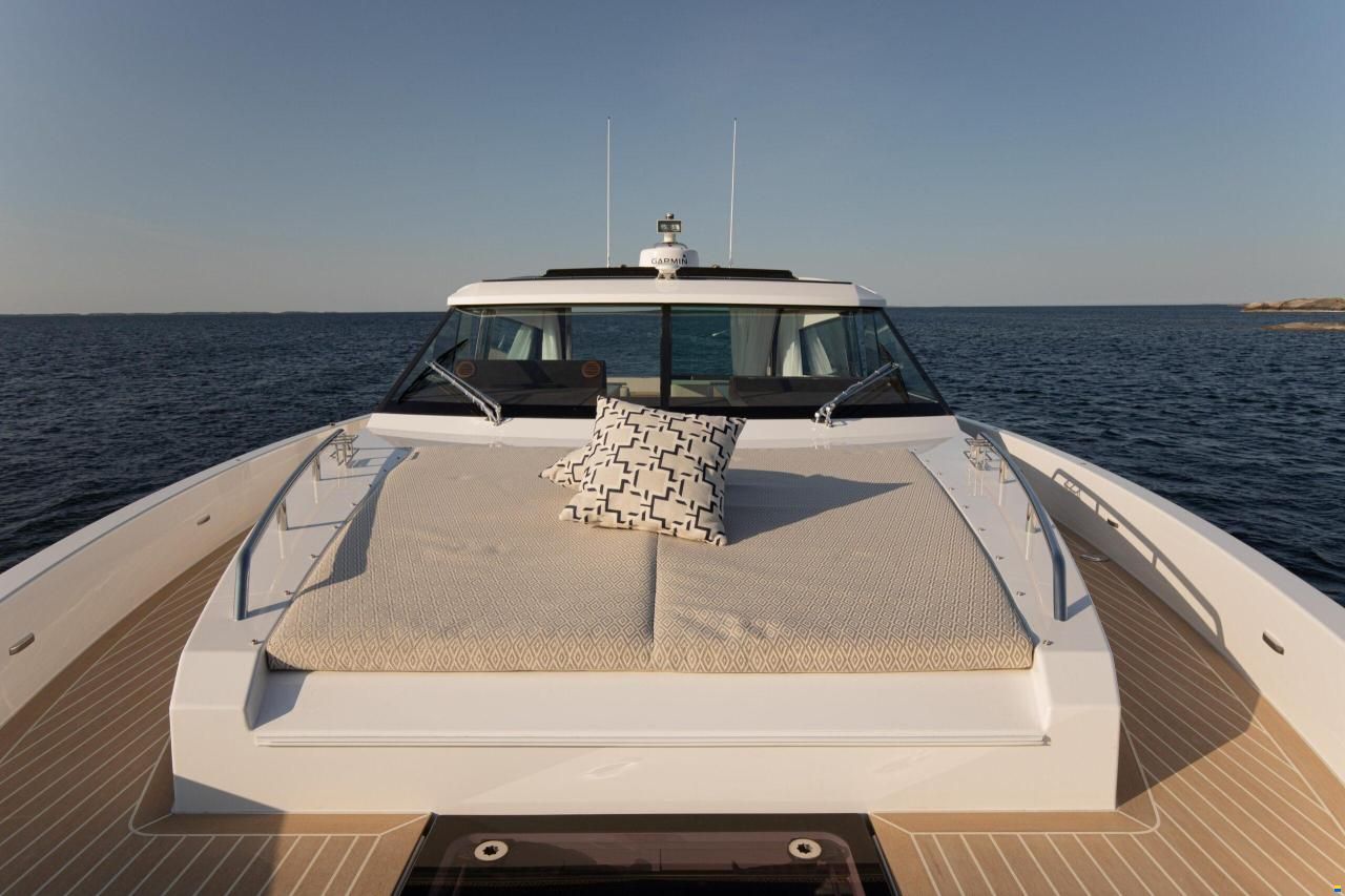 Delta Powerboats 48 coup&eacute;