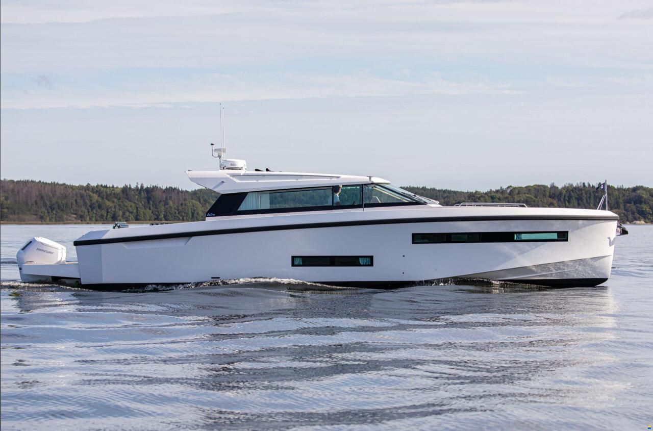Delta Powerboats 48 coup&eacute;