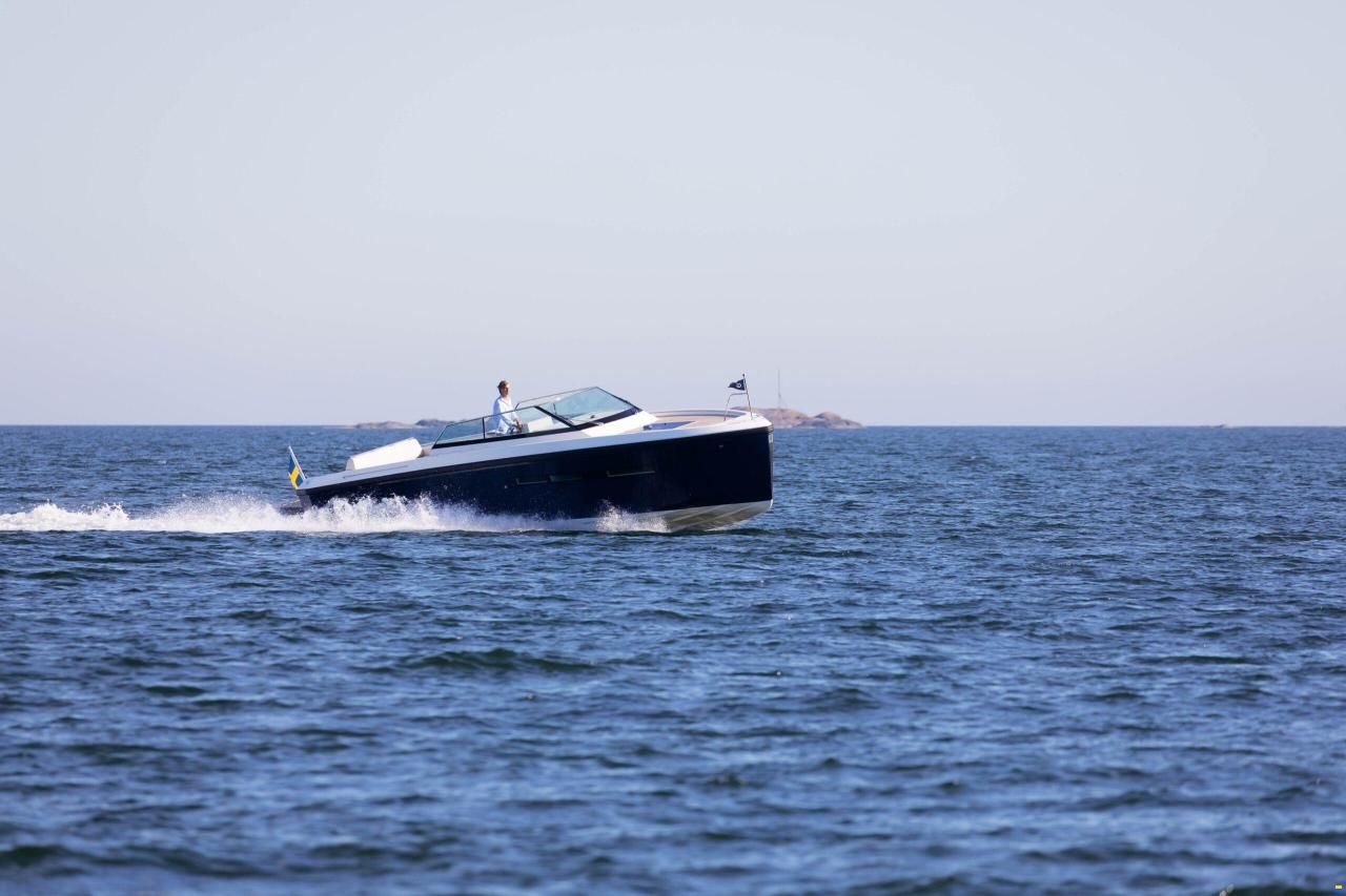 Delta Powerboats 33 open