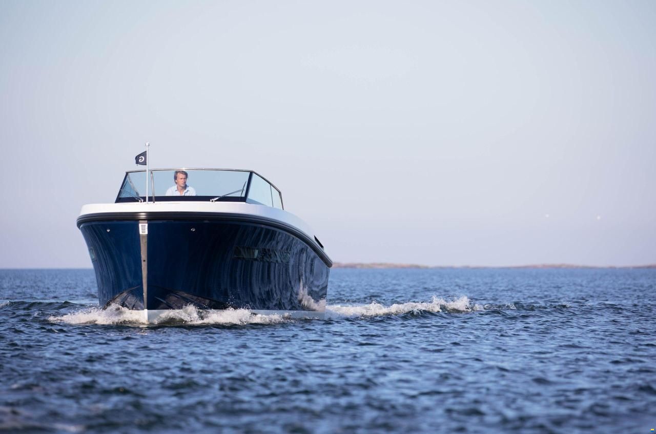 Delta Powerboats 33 open