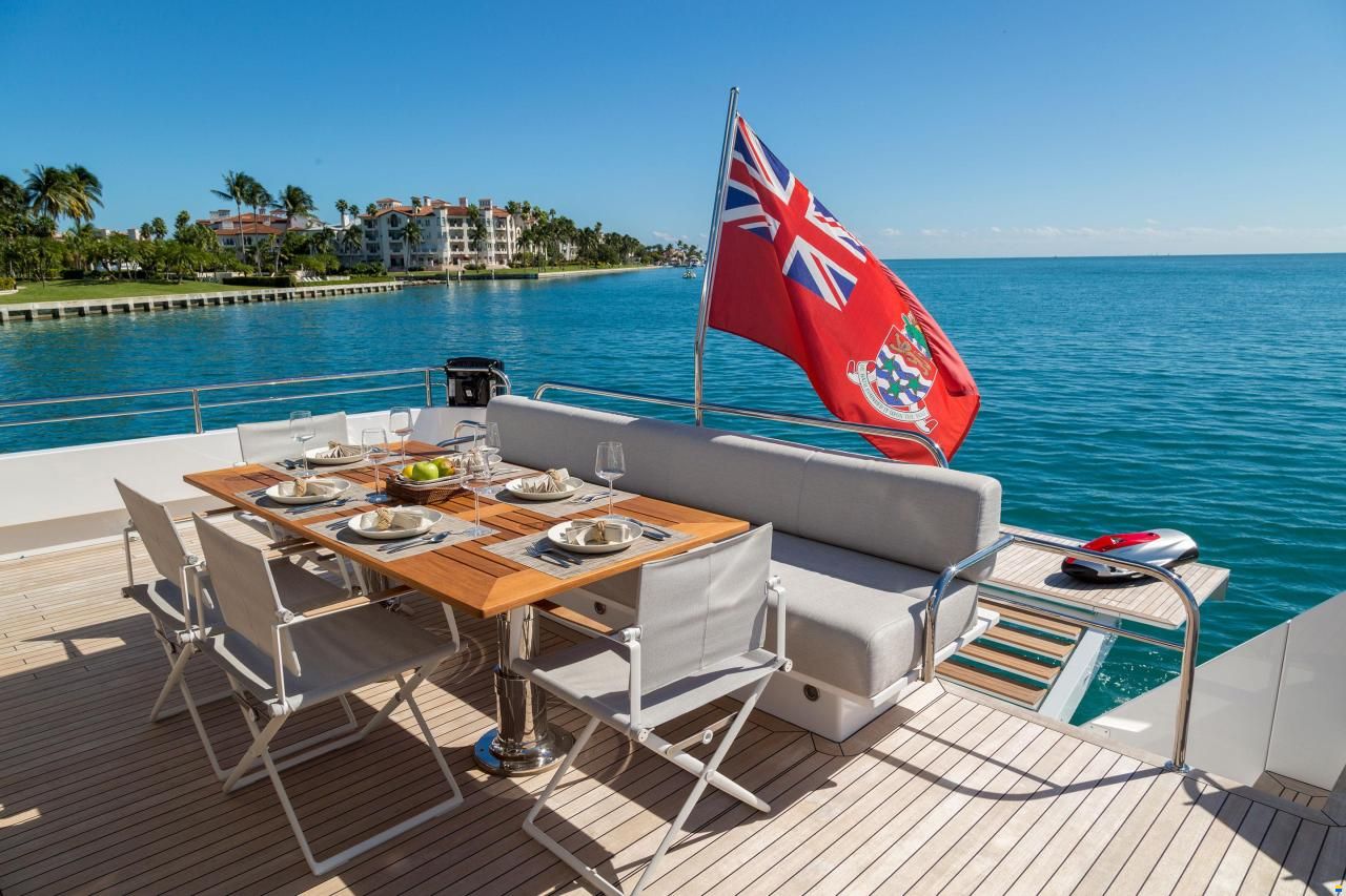 Delta Powerboats 88 carbon