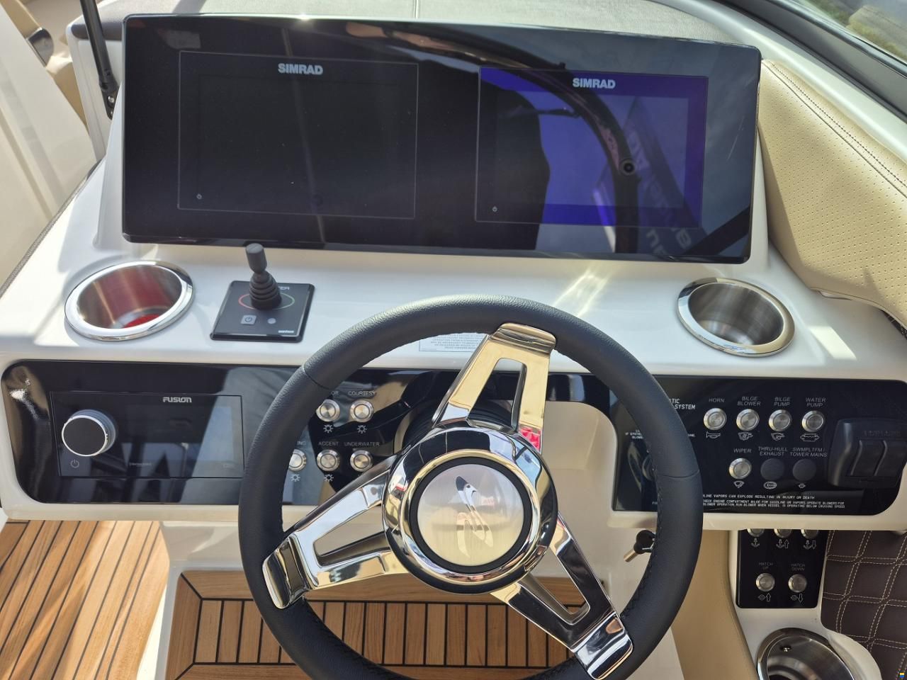 Sea Ray SLX 250 Europe