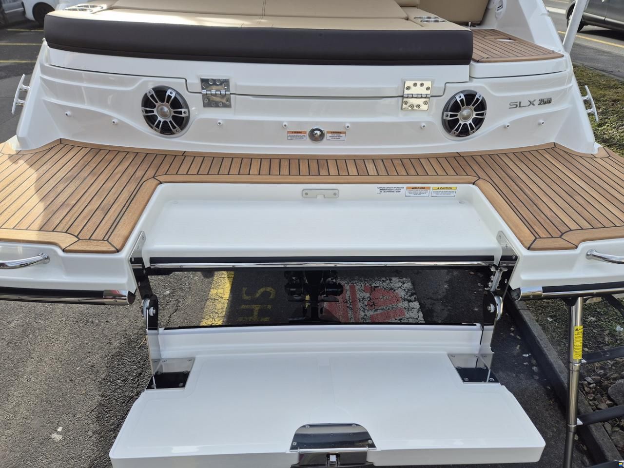 Sea Ray SLX 250 Europe