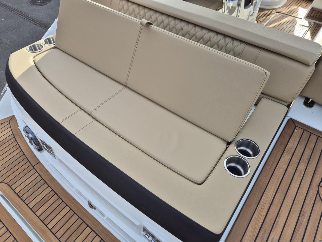 Sea Ray SLX 250 Europe