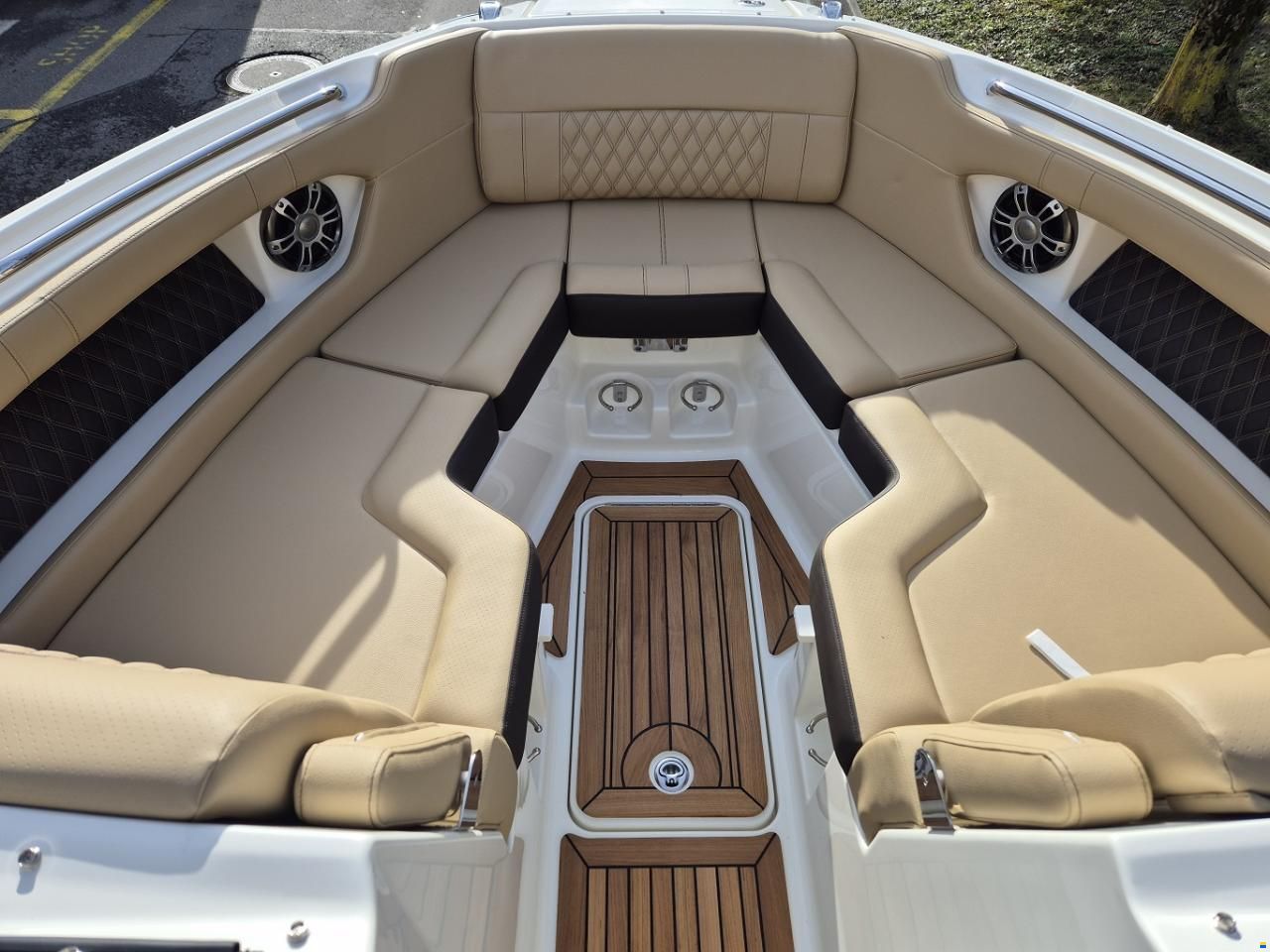 Sea Ray SLX 250 Europe