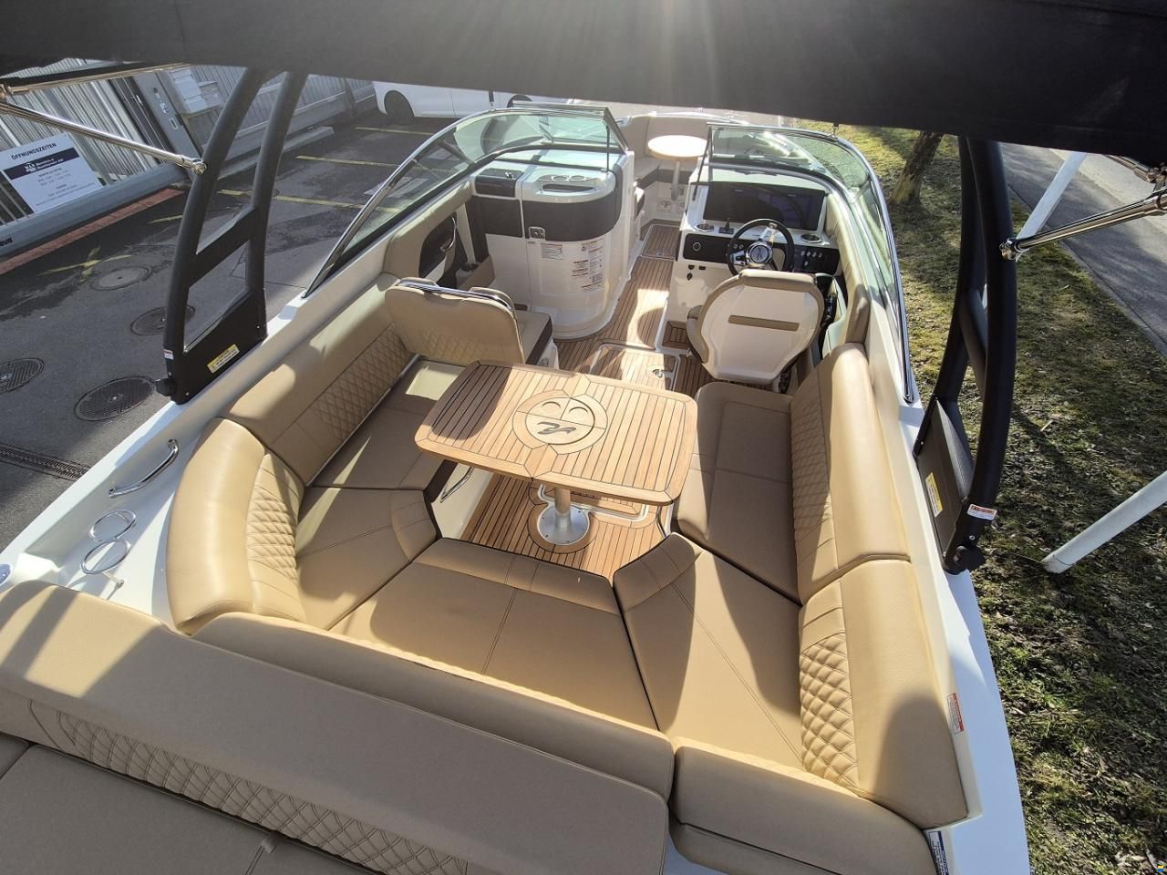 Sea Ray SLX 250 Europe