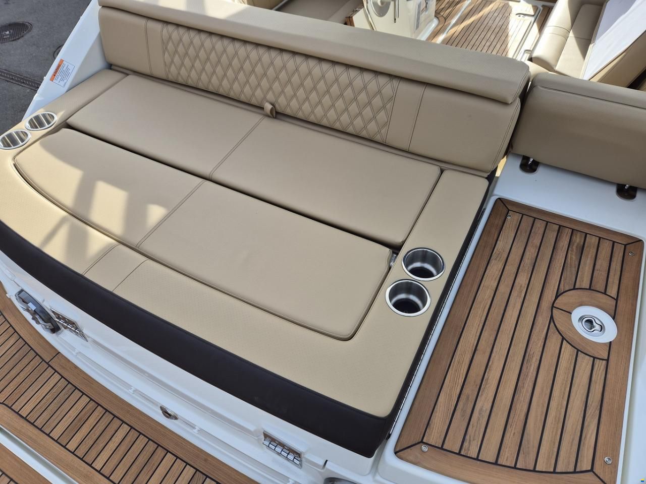 Sea Ray SLX 250 Europe