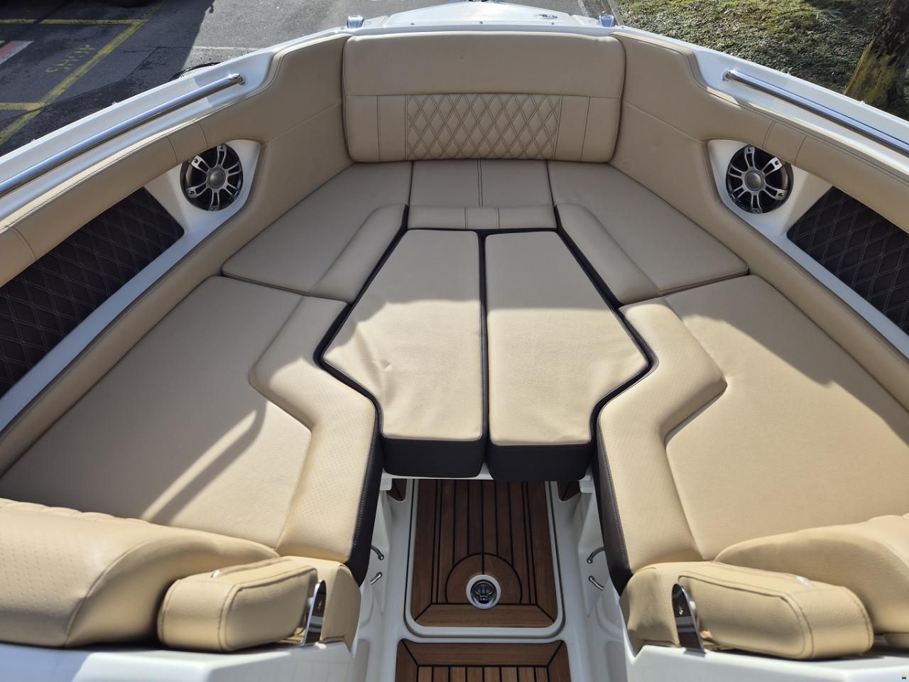 Sea Ray SLX 250 Europe