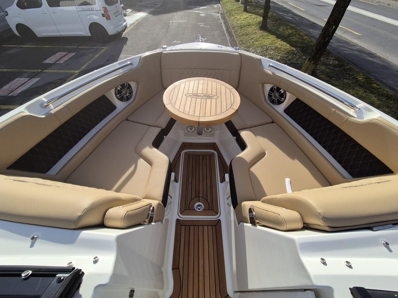 Sea Ray SLX 250 Europe