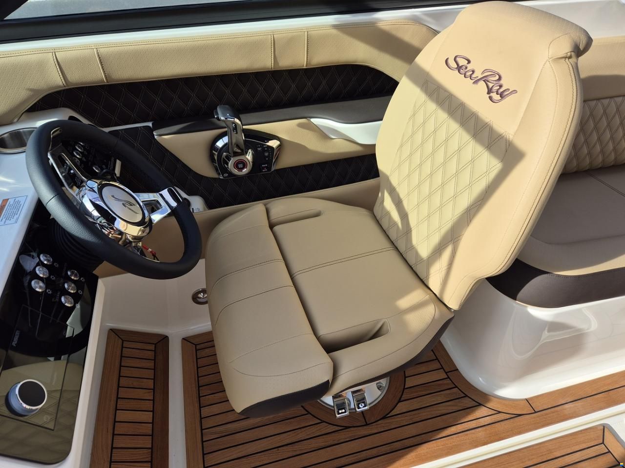 Sea Ray SLX 250 Europe