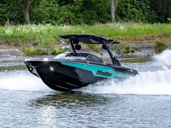 Malibu Wakesetter M220