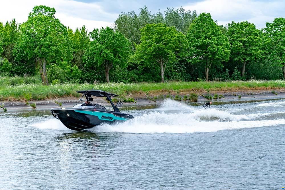 Malibu Wakesetter M220
