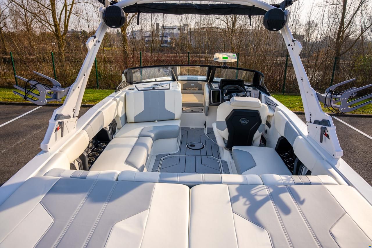 Malibu Wakesetter 21LX