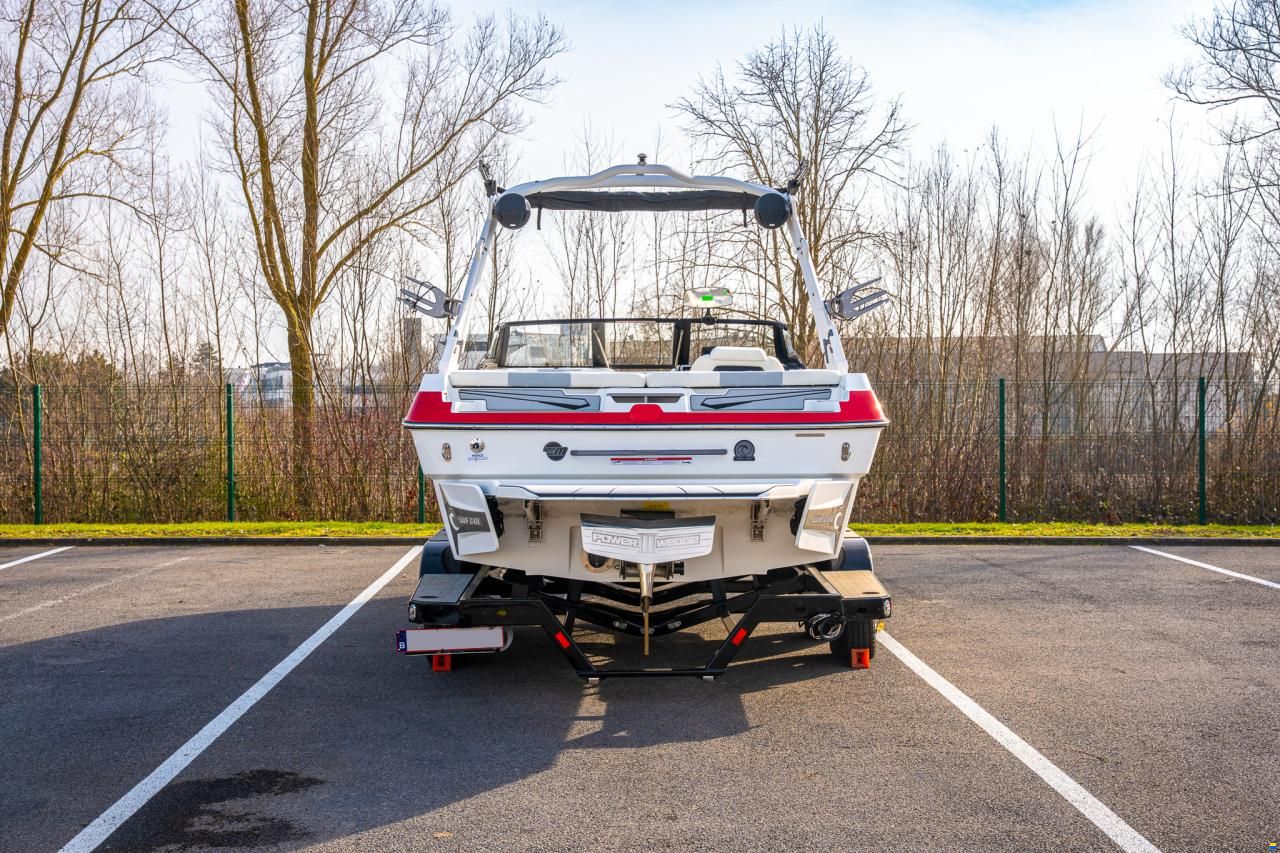 Malibu Wakesetter 21LX
