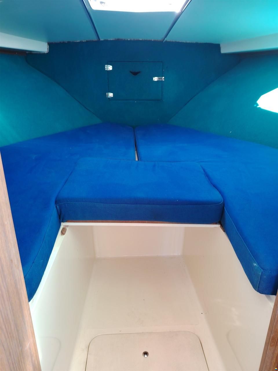 Bertram Yacht 28' Fbc