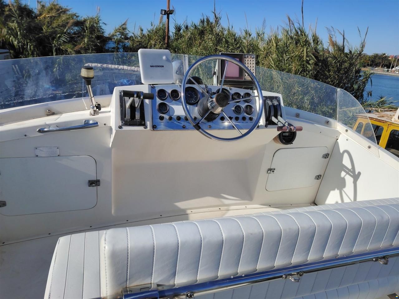 Bertram Yacht 28' Fbc