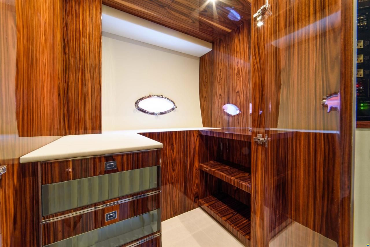 Sunseeker Predator 68