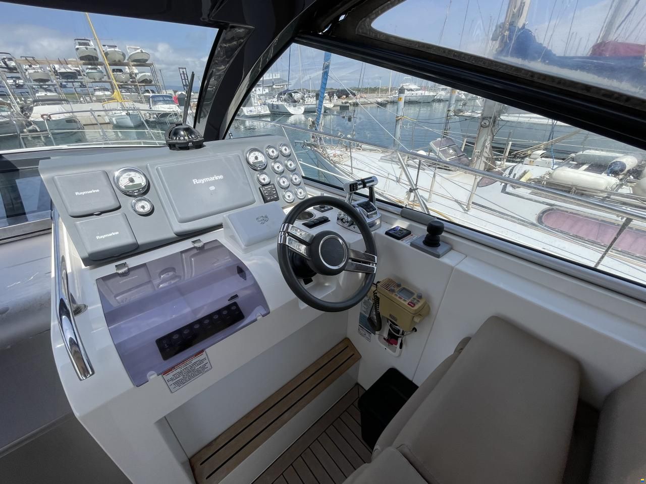 Sealine SC 35