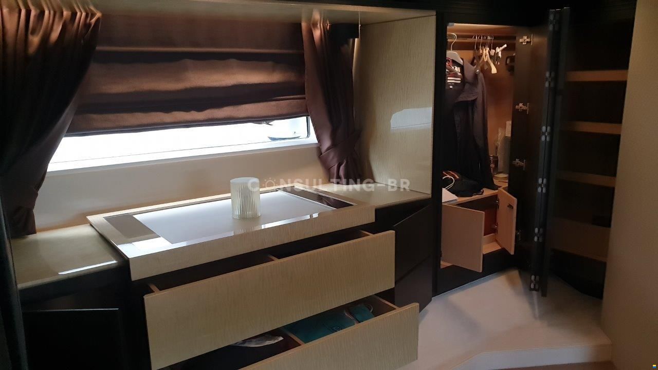 Azimut 66 Fly