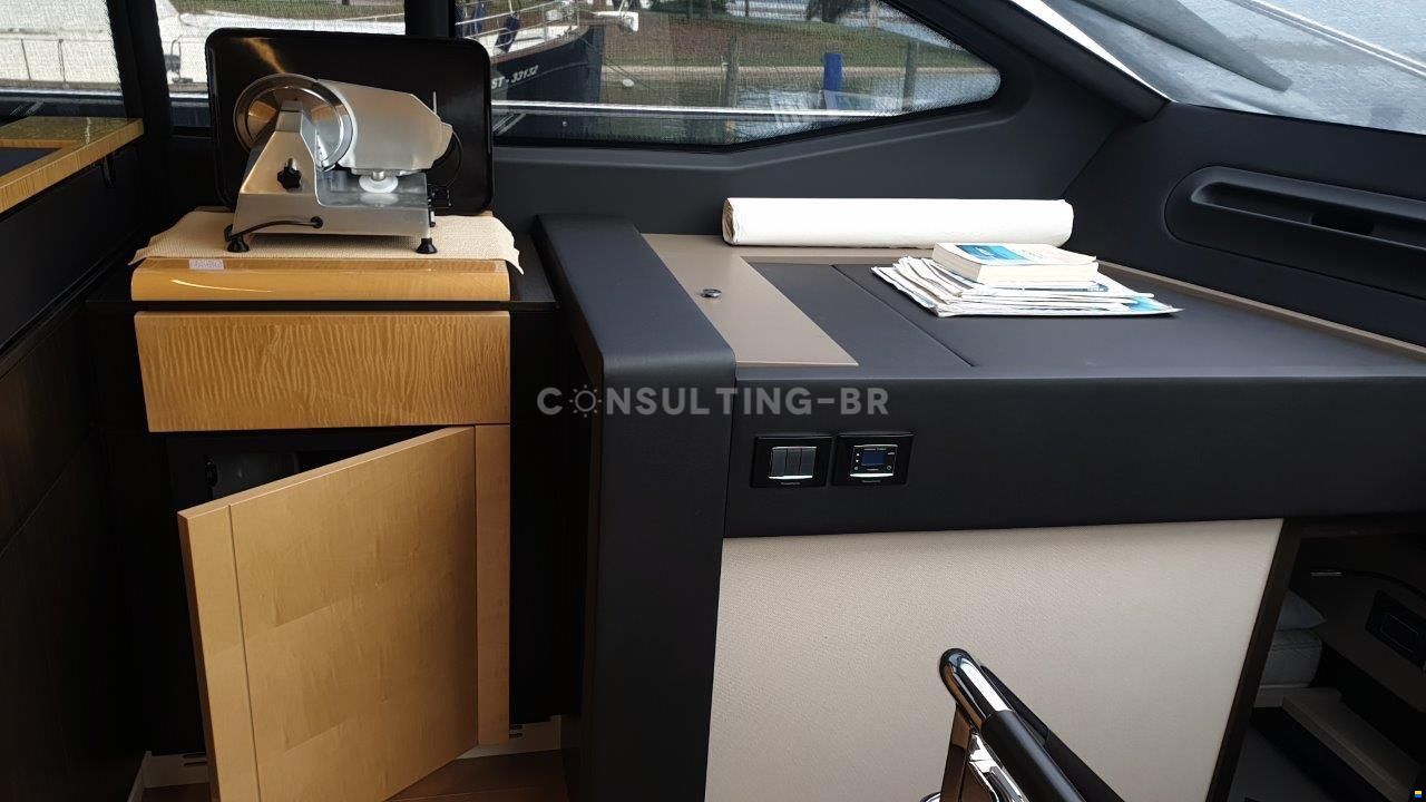 Azimut 66 Fly