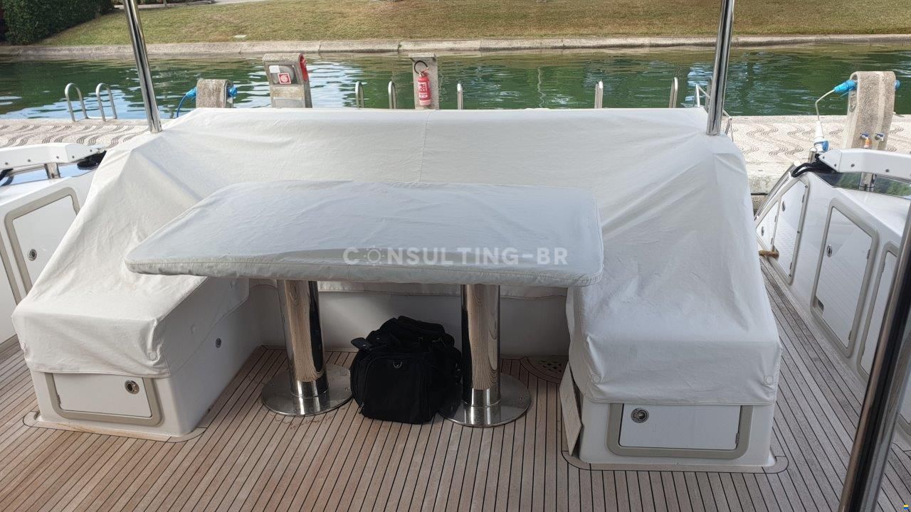 Azimut 66 Fly