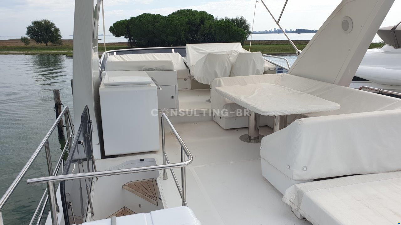 Azimut 66 Fly
