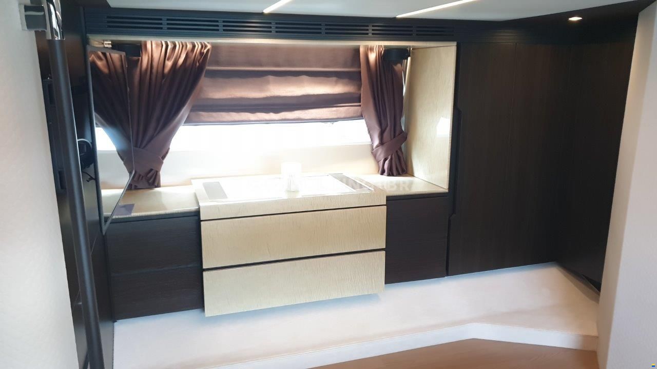 Azimut 66 Fly