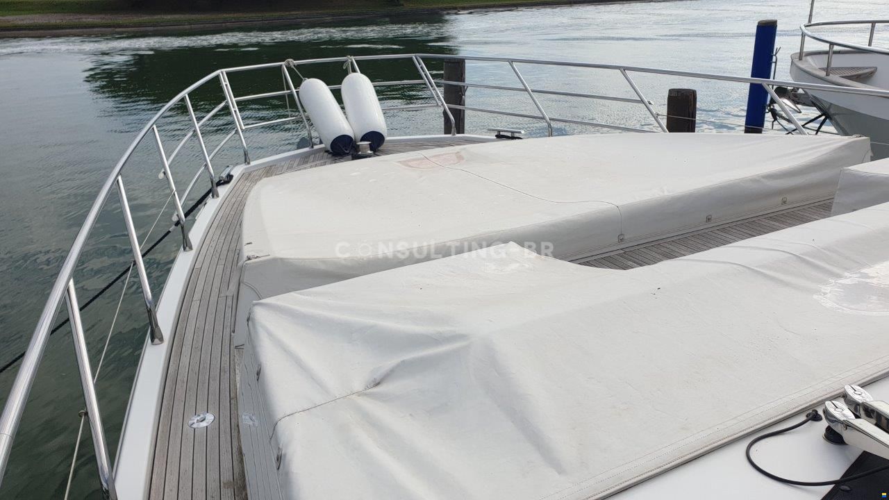 Azimut 66 Fly
