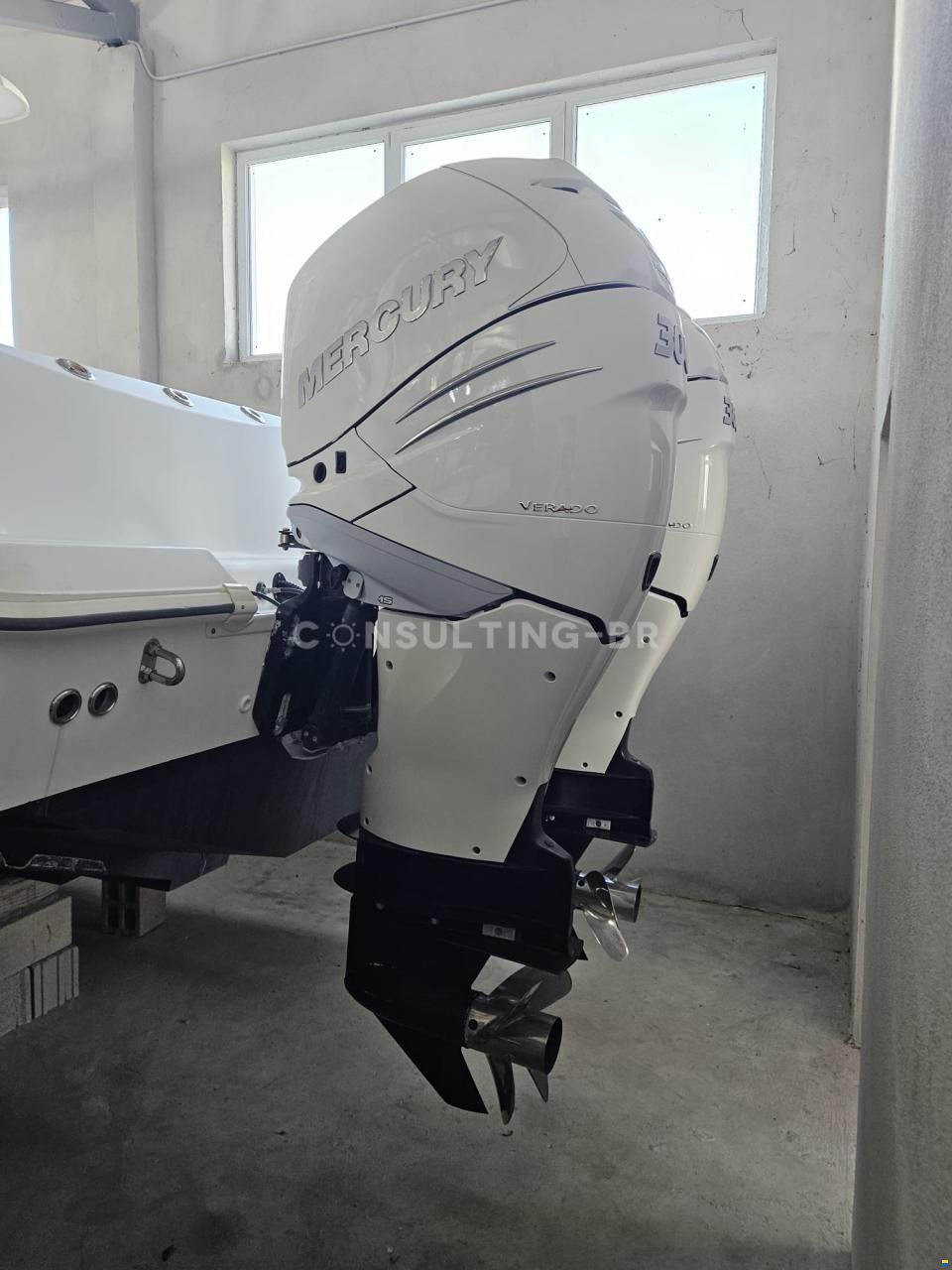 Boston Whaler Outrage 320