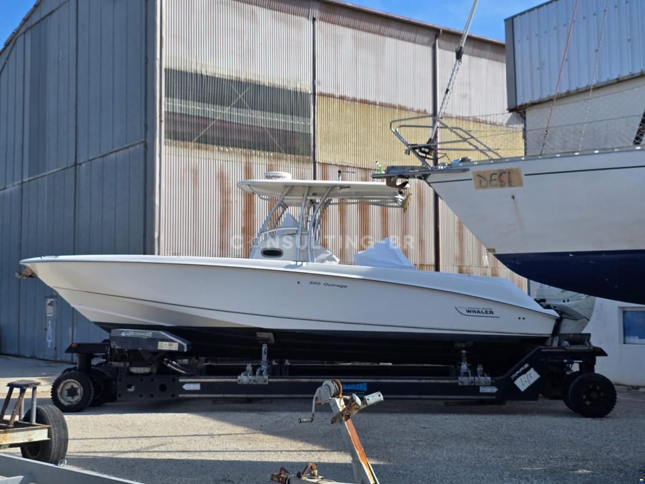 Boston Whaler Outrage 320