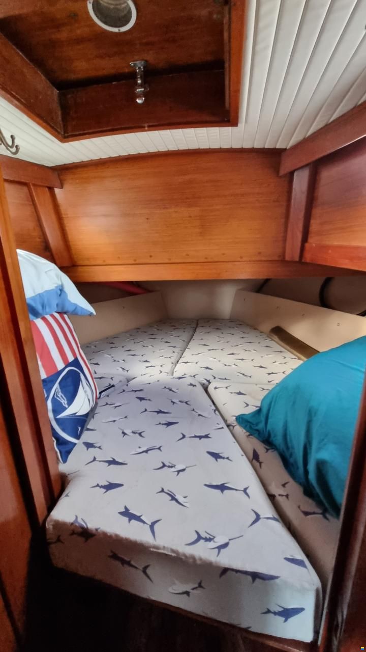 Nauticat 33