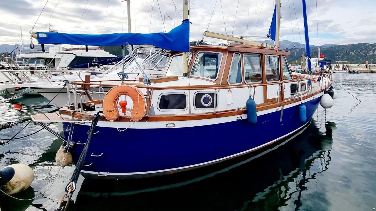Nauticat 33