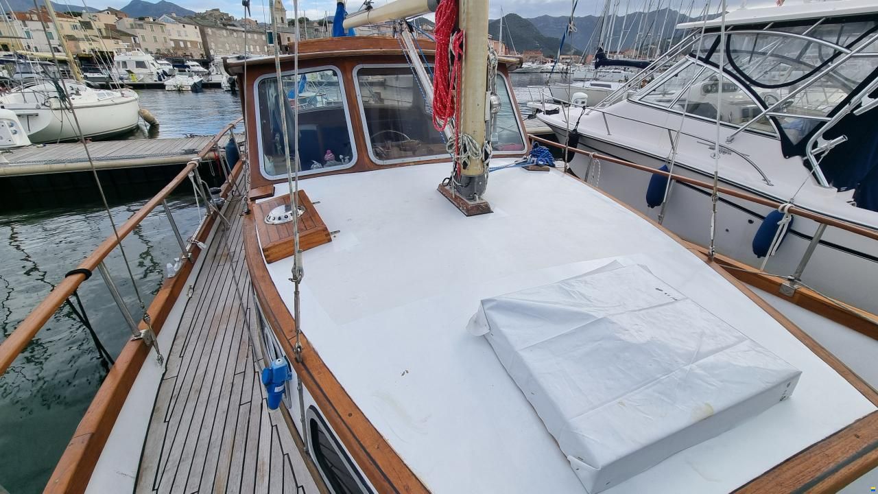 Nauticat 33