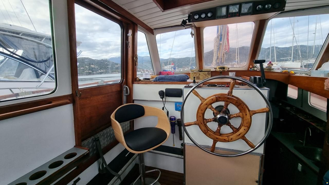 Nauticat 33
