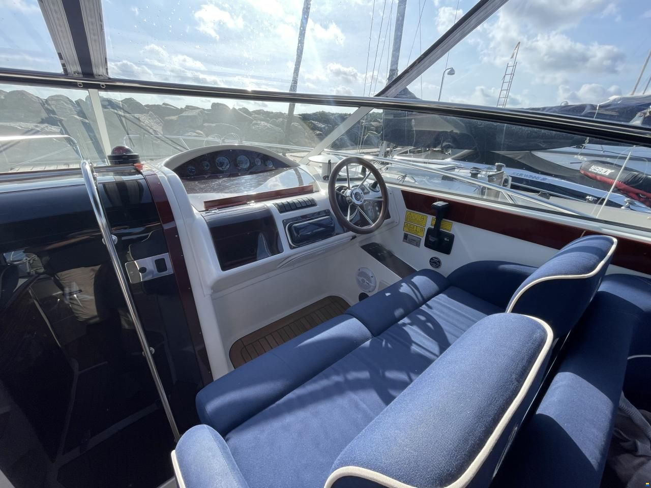 Aquador 26 DC