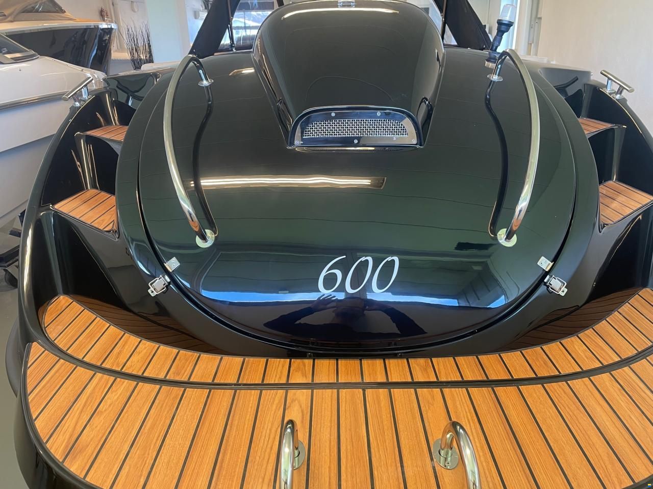Tender Gentleman&acute;s Launch 600XL
