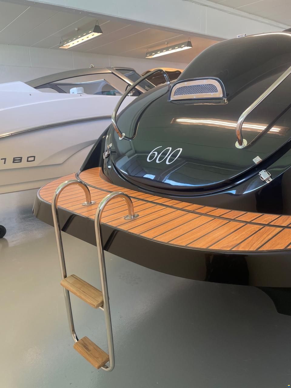 Tender Gentleman&acute;s Launch 600XL