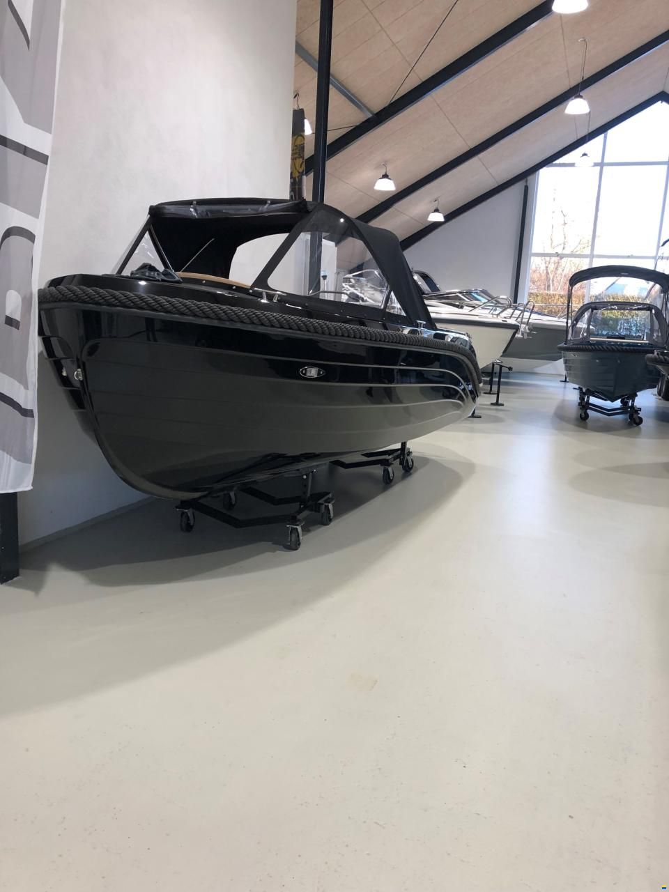 Tender Gentleman&acute;s Launch 600XL