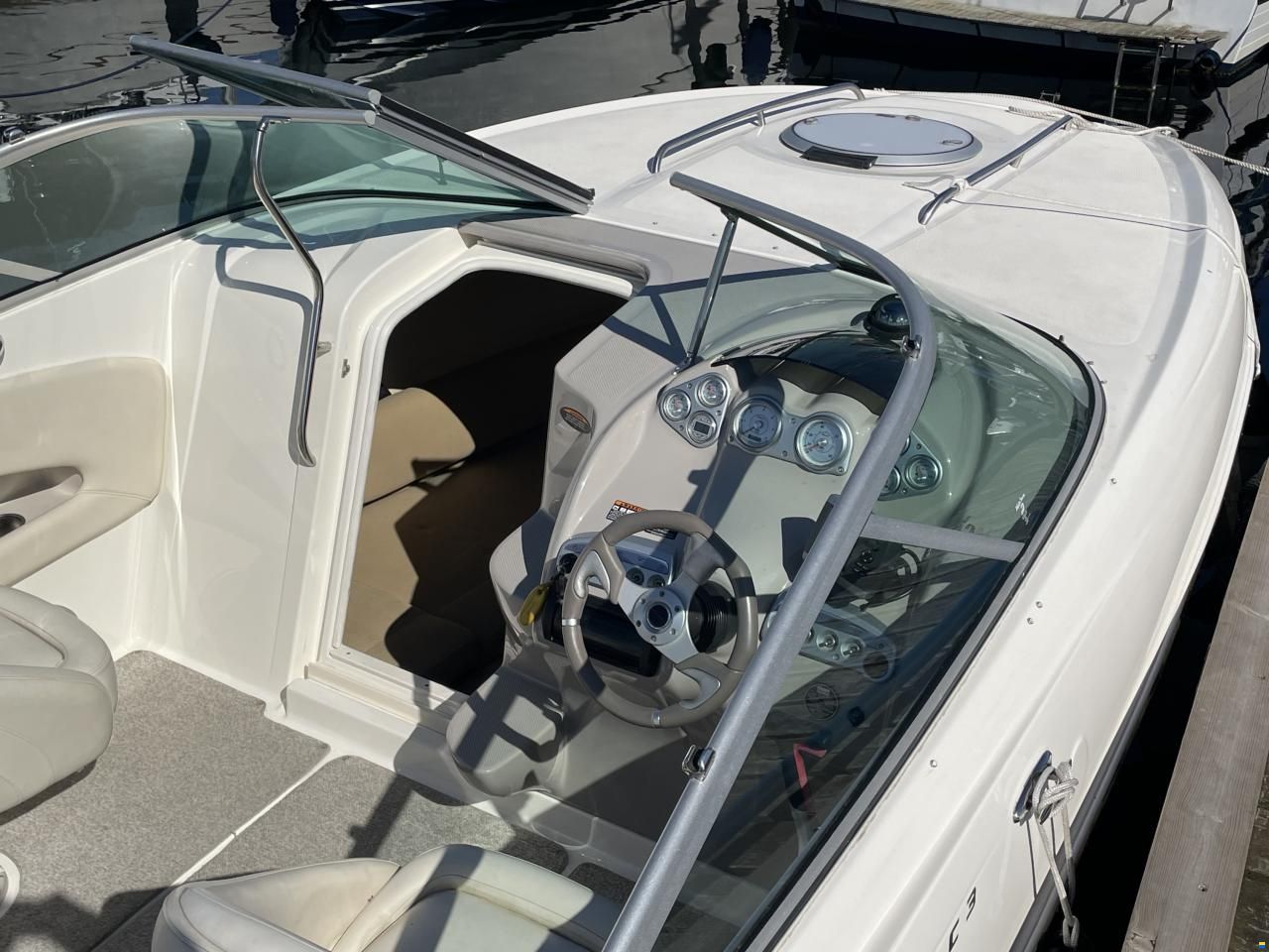 Maxum 2400 SC3