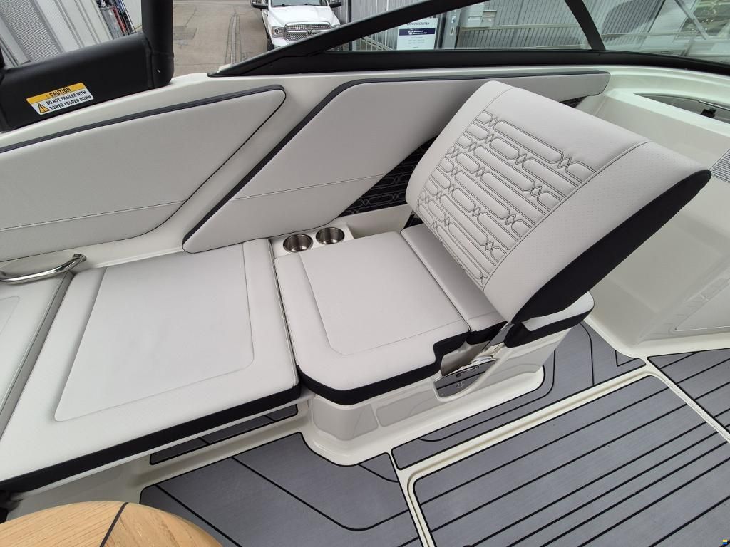 Sea Ray SPX 210 Europe