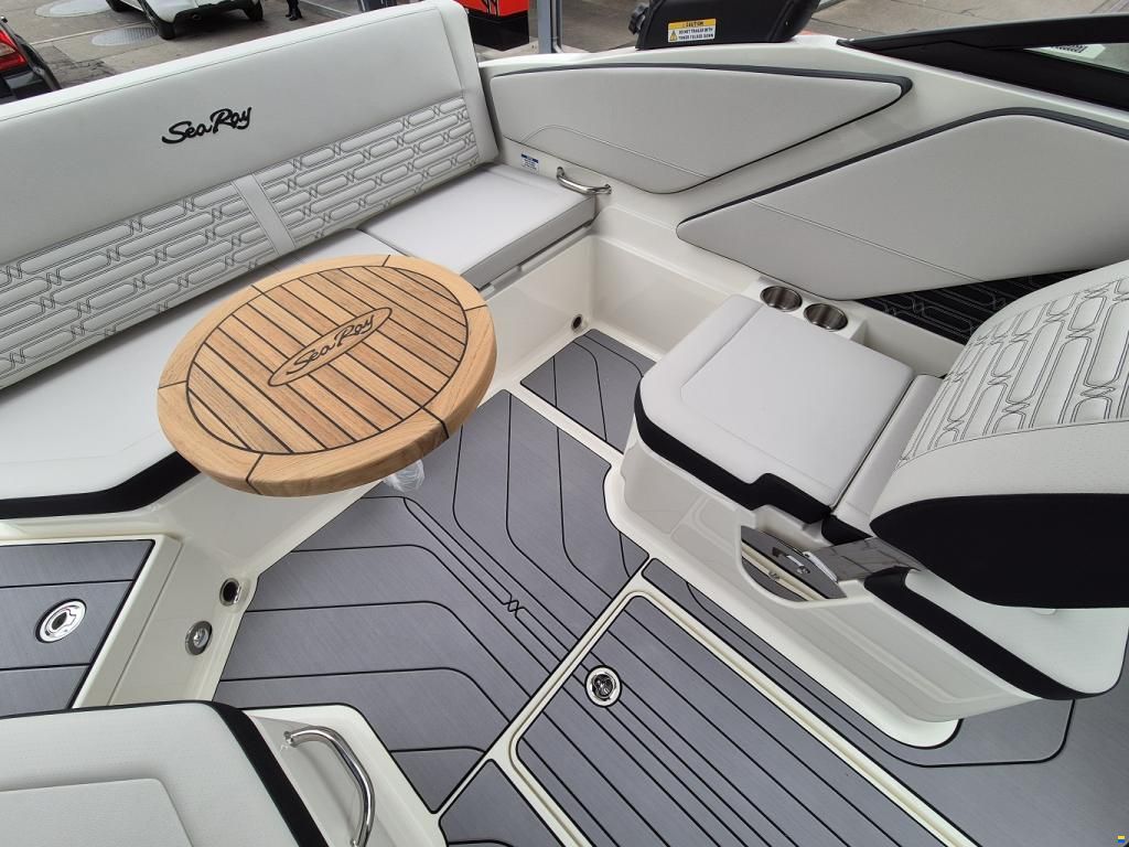 Sea Ray SPX 210 Europe