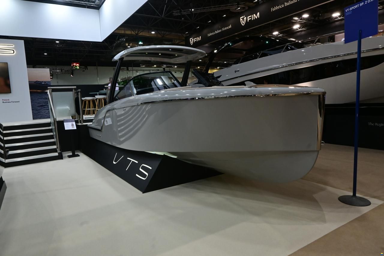 VTS Boats Flying Shark 7.7 Bowrider