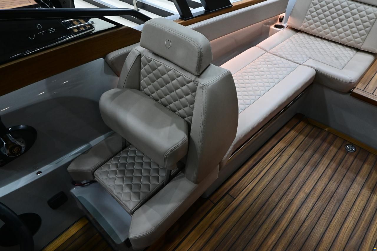 VTS Boats Flying Shark 7.7 Bowrider