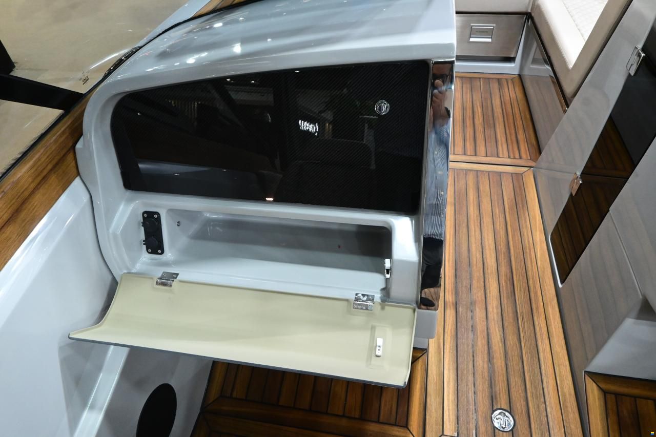 VTS Boats Flying Shark 7.7 Bowrider