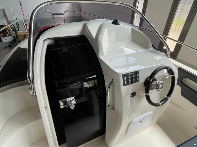 As Marine 590 Walk Around + Honda BF40E