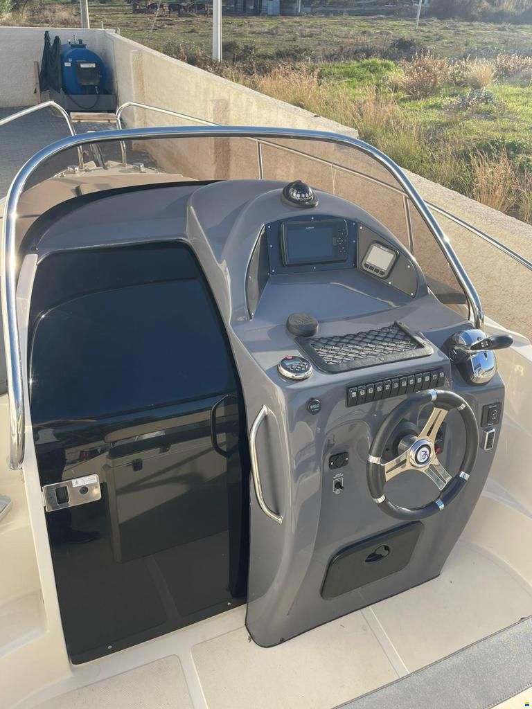 As Marine 590 Walk Around + Honda BF40E