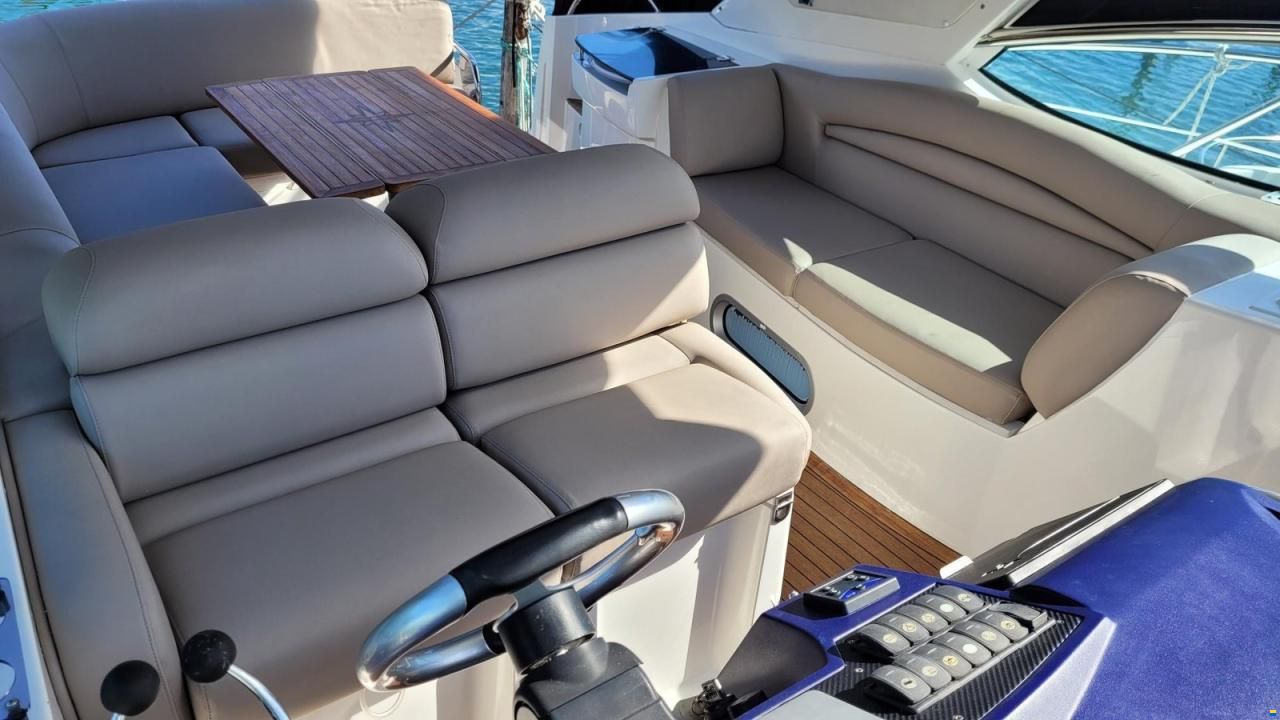 Sealine S38