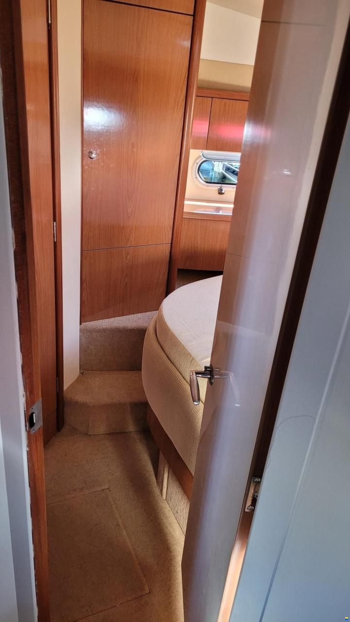 Sealine S38